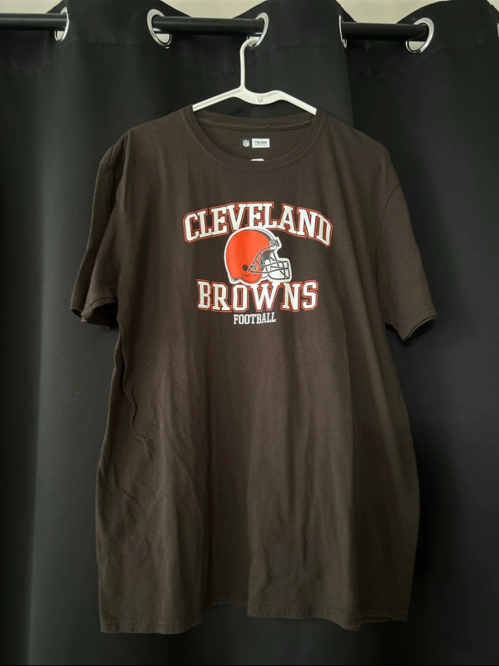 NFL Cleveland Browns Brown Short Sleeve Graphic Tee with Orange Helmet